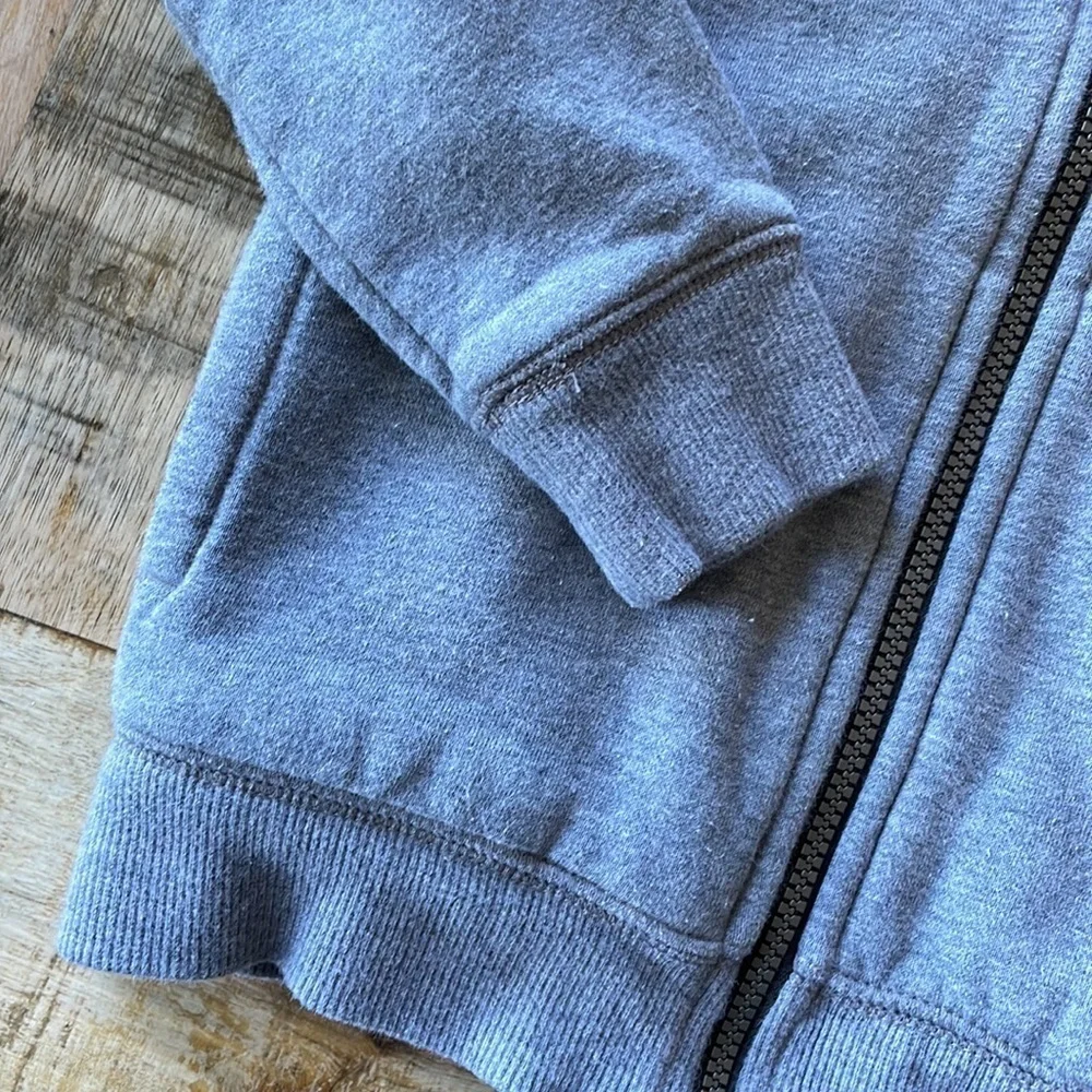 Carter’s boys fleece hoodie size 4/5y